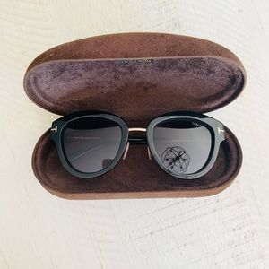 Tom Ford sunglasses. Mia TF574